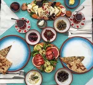 Cesme Bazlama Kahvalti Nisantasi 3 Nisantasi Istanbul